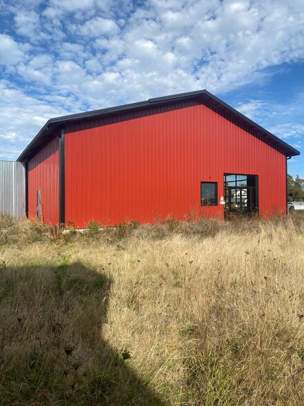 200 Running Dogs Ln, Saint Helens, OR à vendre - Photo de l’immeuble – Image 3 sur 13