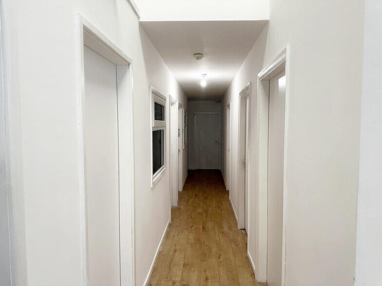 17-23 Broughton Ln, Manchester à louer - Photo de l’immeuble – Image 3 sur 5