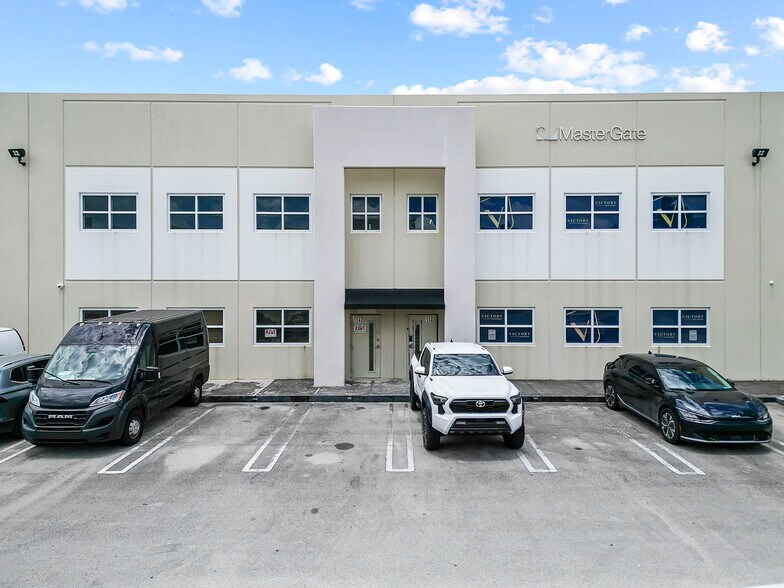 10900 NW 21st St, Miami, FL à vendre - Photo de l’immeuble – Image 2 sur 28