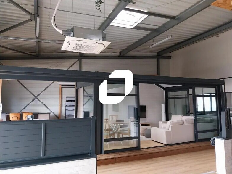 Local commercial dans Carquefou à louer - Photo de l’immeuble – Image 2 sur 11