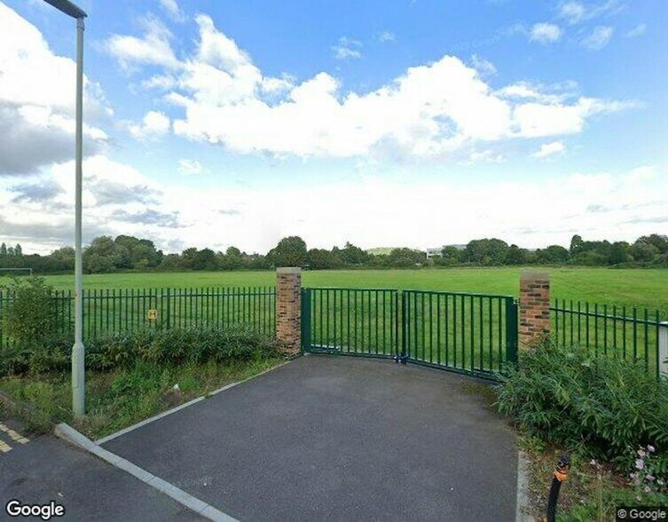 Estcourt Clos, Gloucester à vendre - Photo de l’immeuble – Image 2 sur 10