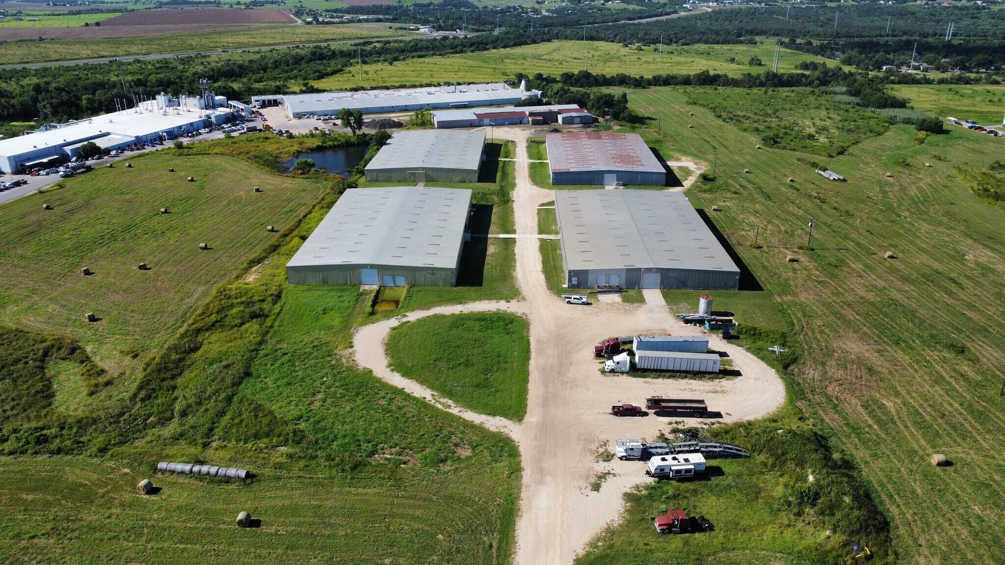 Taylor Light Industrial Park portefeuille de 6 biens à vendre sur LoopNet.fr Photo de l’immeuble– Image 1 sur 6