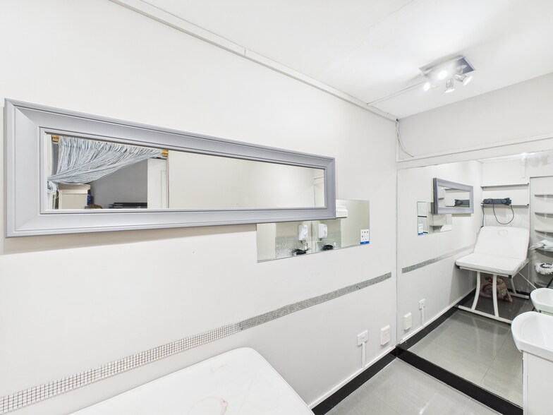 77 Dalblair Rd, Ayr à louer - Photo intérieure – Image 3 sur 3