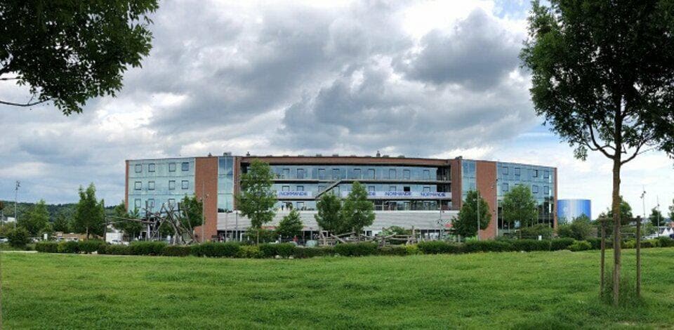 Bureau dans Rouen à louer - Photo de l’immeuble – Image 2 sur 6