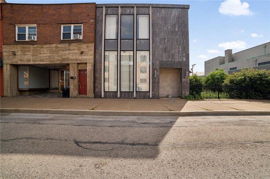 616 Midland Ave, Midland, PA à vendre - Photo principale – Image 1 sur 22