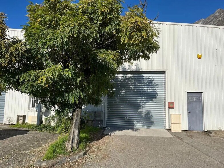 Industriel/Logistique dans Saint-Martin-le-Vinoux à louer - Photo de l’immeuble – Image 1 sur 6