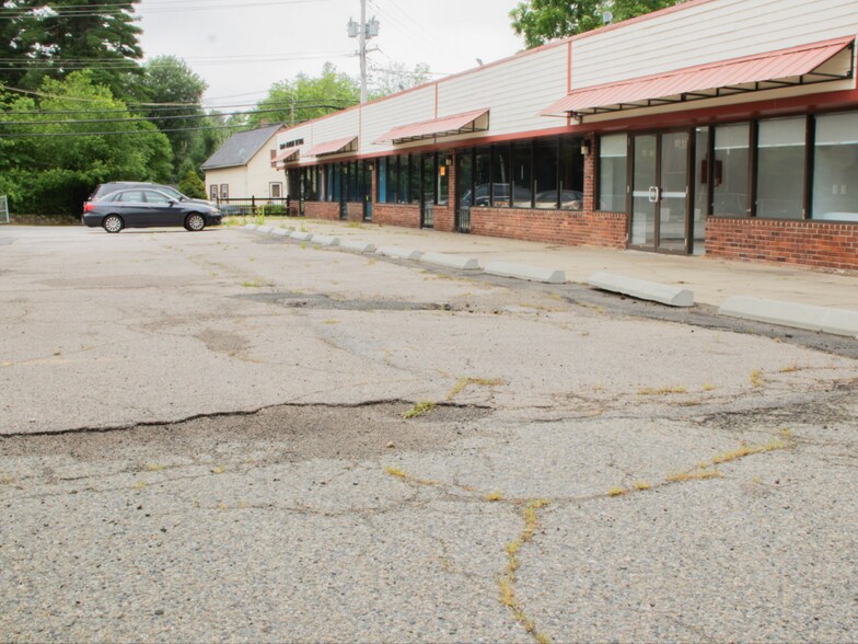 826 Crescent St, Brockton, MA à louer - Photo de l’immeuble – Image 3 sur 20