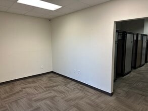 459-599 Spencer Ln, San Antonio, TX à louer Photo intérieure– Image 2 sur 8