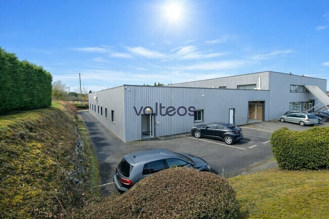Plus de détails pour Local d’activités à vendre