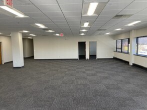 899 Mountain Ave, Springfield, NJ à louer Photo intérieure– Image 2 sur 10