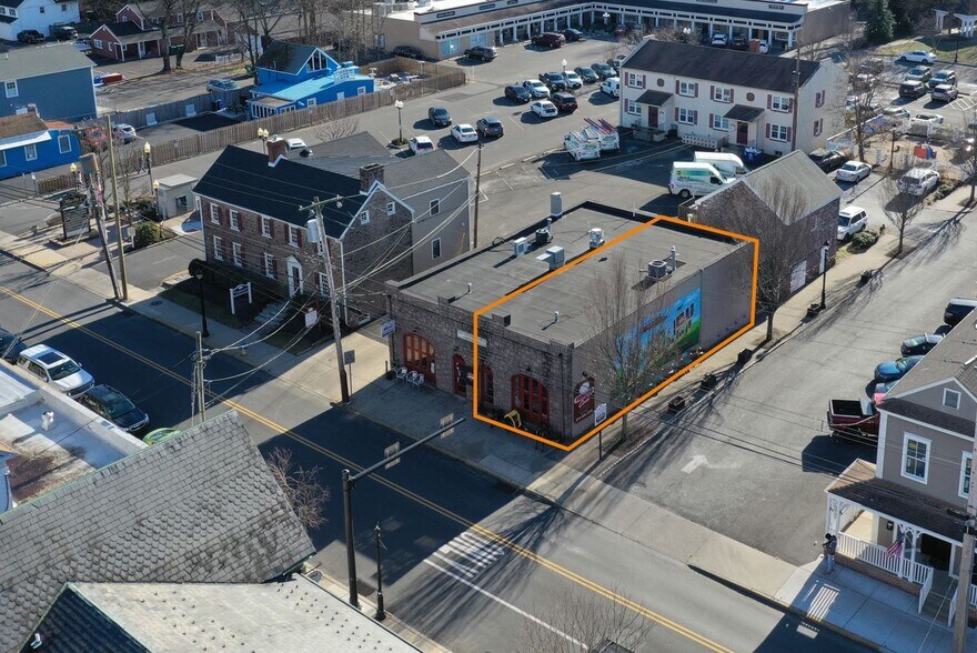 15 S Main St, Yardley, PA à louer - Photo de l’immeuble – Image 1 sur 11