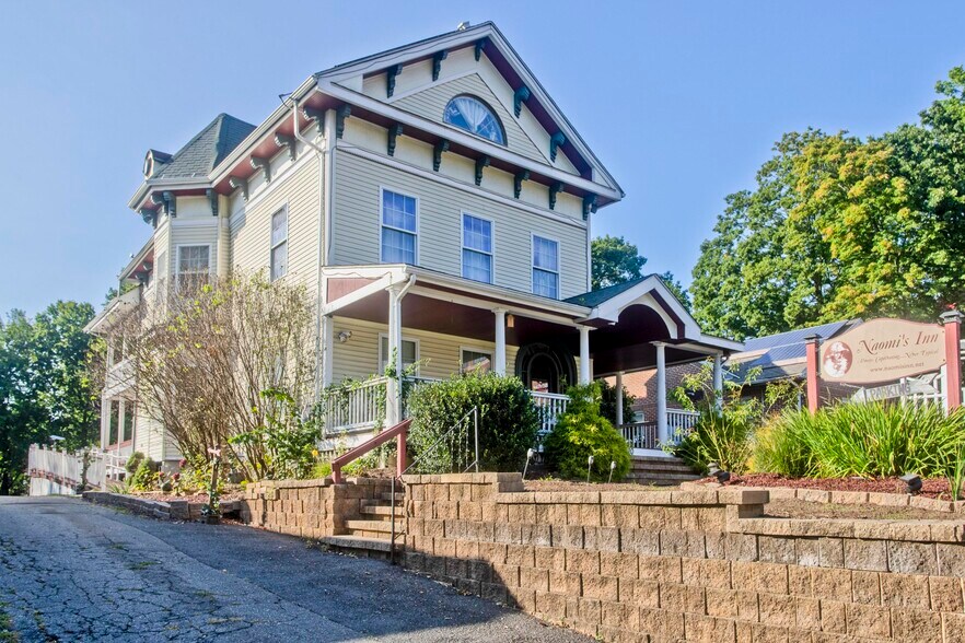 18 Springfield St, Springfield, MA à vendre - Photo de l’immeuble – Image 3 sur 14
