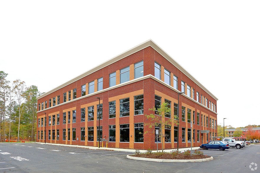 2 BayPort Way, Newport News, VA à louer - Photo de l’immeuble – Image 3 sur 3
