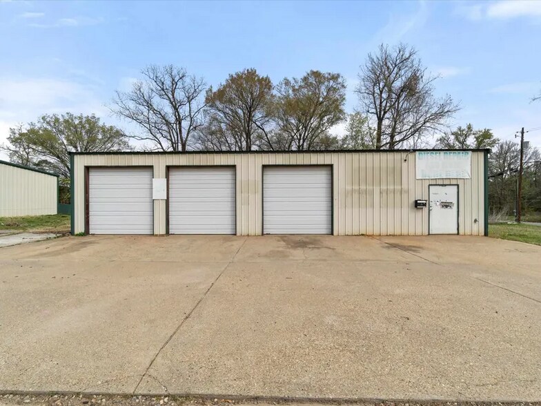 420 E Scott St, Gilmer, TX à vendre - Photo de l’immeuble – Image 2 sur 17