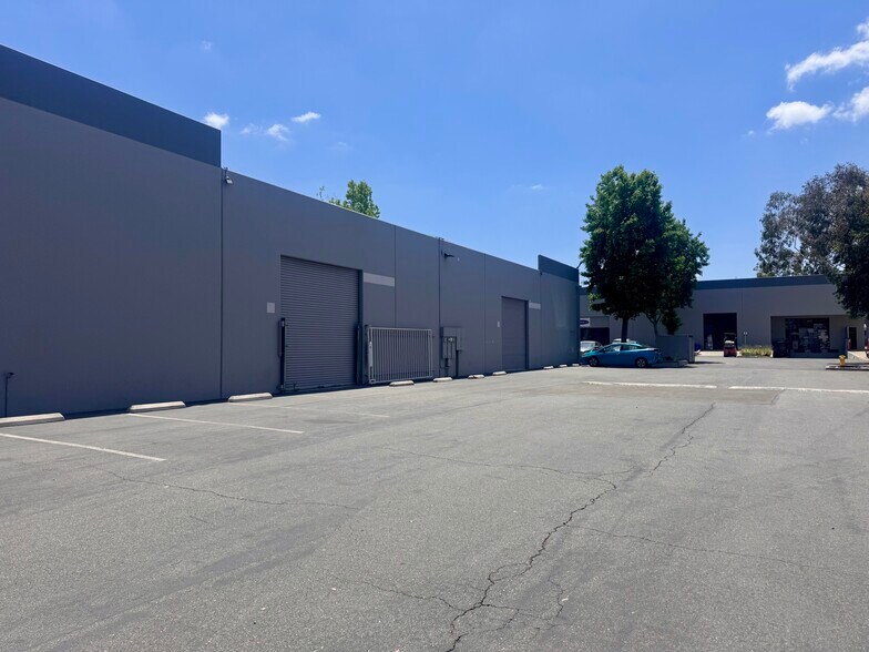 1305-1307 John Reed Ct, City of Industry, CA à vendre - Photo de l’immeuble – Image 2 sur 3