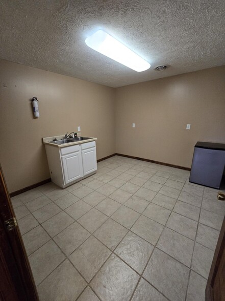 4501 W Deyoung St, Marion, IL à louer - Photo de l’immeuble – Image 3 sur 13
