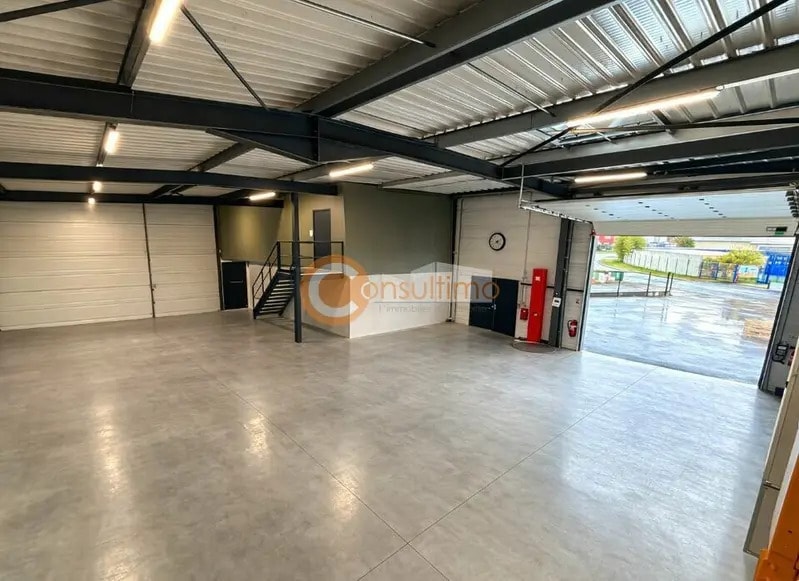 Local d'activités dans Le Barp à vendre - Photo de l’immeuble – Image 2 sur 8