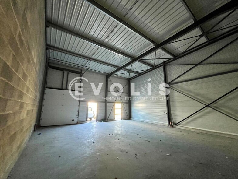 Local d'activités dans Bassens à vendre - Photo intérieure – Image 3 sur 7