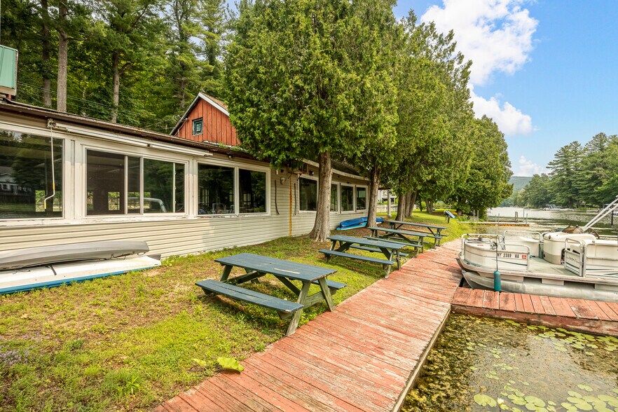 42 Queechy Lake Dr, Canaan, NY à vendre - Photo de l’immeuble – Image 2 sur 25
