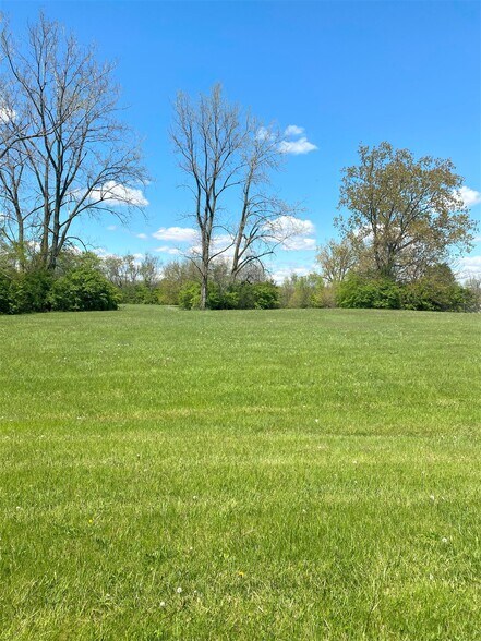 3200 Block of S Meeker, Muncie, IN à vendre - Photo de l’immeuble – Image 2 sur 11