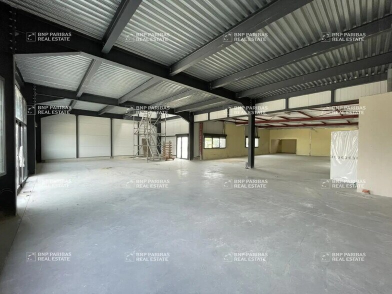 19 Rue Christian Huygens, Tours à louer - Photo de l’immeuble – Image 2 sur 10