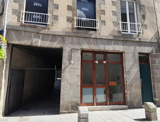Plus de détails pour Local d’activités à vendre