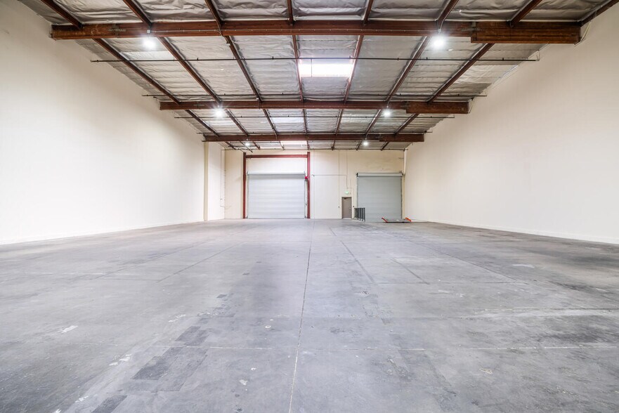 17022 S Montanero Ave, Carson, CA à louer - Photo de l’immeuble – Image 2 sur 37