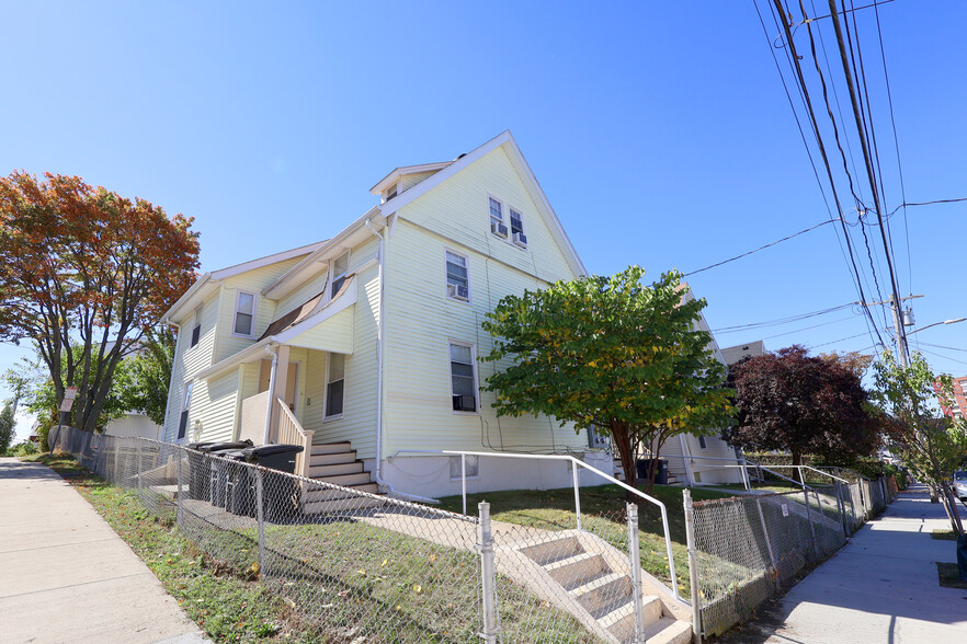 35 Carroll St, Chelsea, MA à vendre - Photo principale – Image 1 sur 1