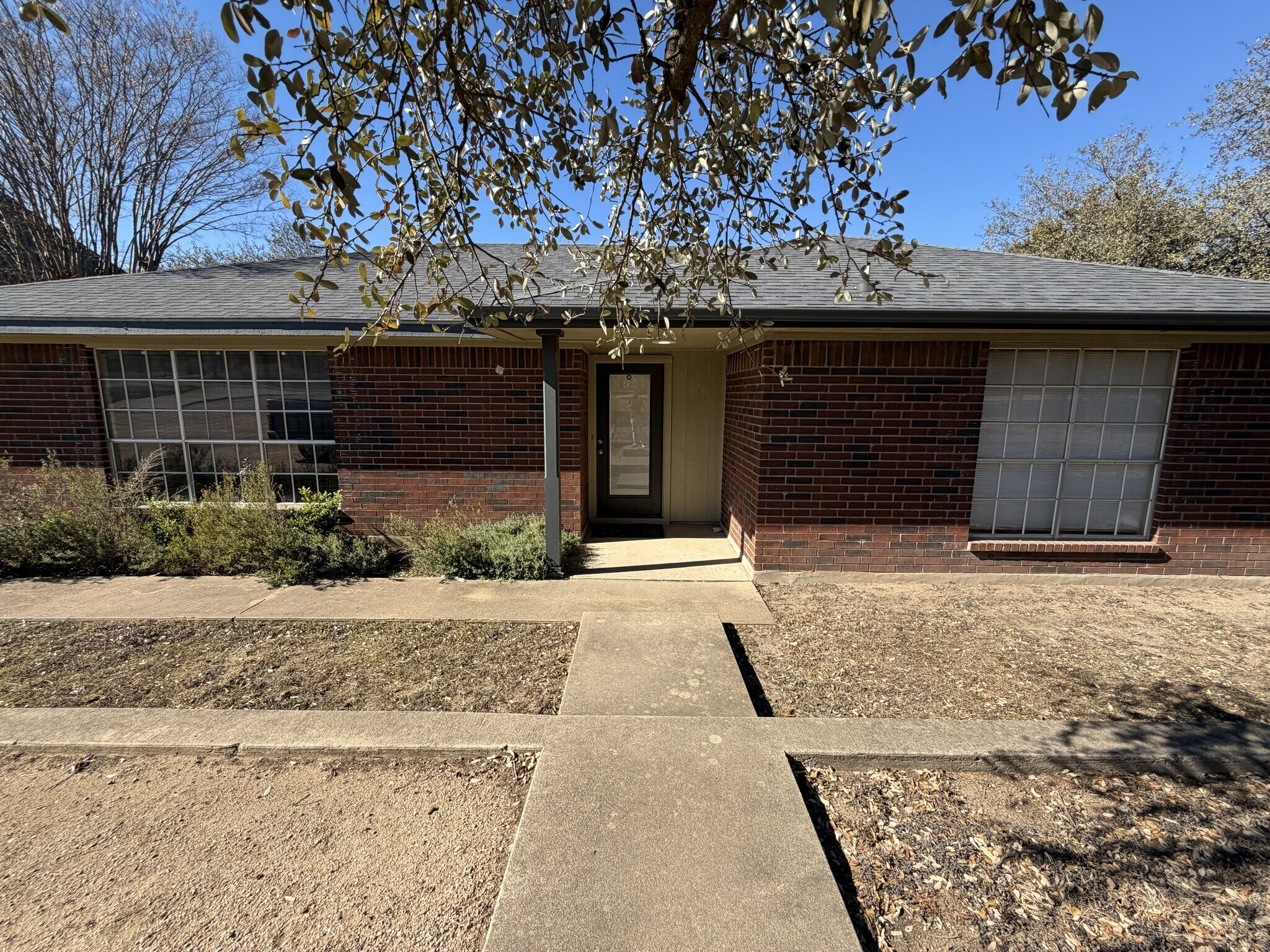 1030 Canyon Bend Dr, Dripping Springs, TX à louer Photo de l’immeuble– Image 1 sur 21