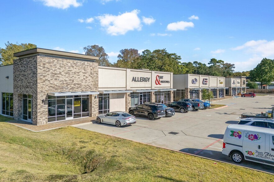 107 Old River Rd, Montgomery, TX à vendre - Photo de l’immeuble – Image 2 sur 18