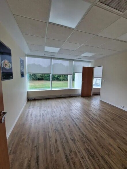 Bureau dans Bayeux à vendre - Photo de l’immeuble – Image 3 sur 3