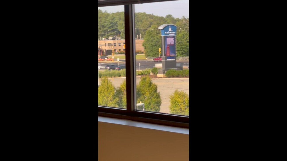 26 Patriot Pl, Foxborough, MA à louer - Vidéo sur l’annonce professionnelle – Image 3 sur 8