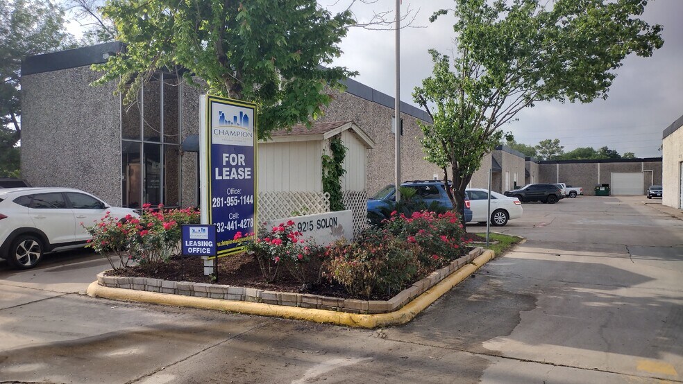 9215 Solon Rd, Houston, TX à louer - Photo de l’immeuble – Image 1 sur 1