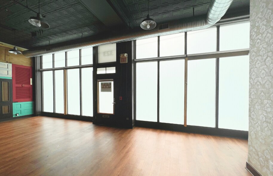 319 Campbell Ave SW, Roanoke, VA à louer - Photo de l’immeuble – Image 3 sur 11