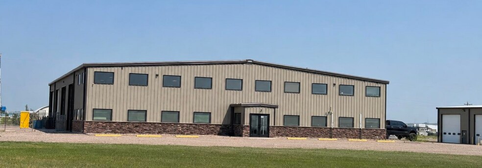 14472 Commerce Park Blvd, Williston, ND à vendre - Photo de l’immeuble – Image 2 sur 8