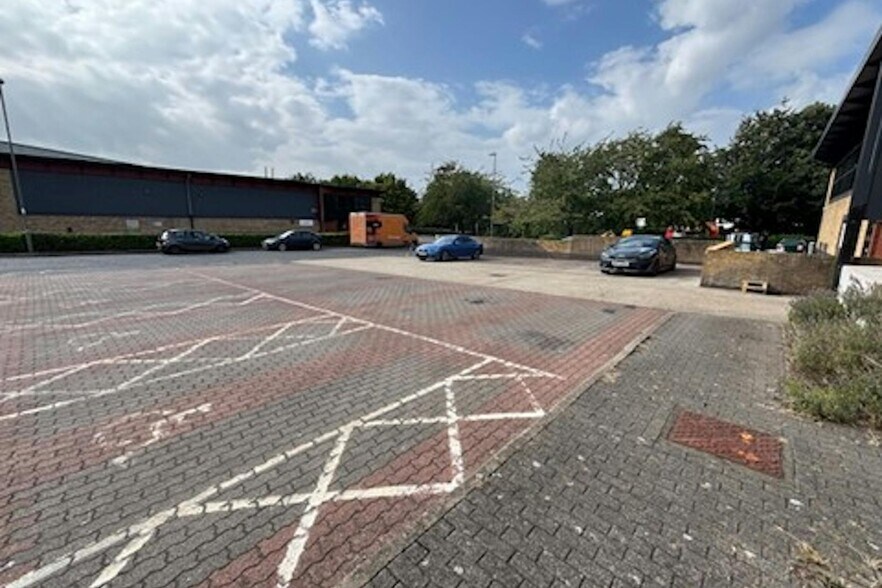 Grafton Way, Basingstoke à louer - Photo de l’immeuble – Image 3 sur 3