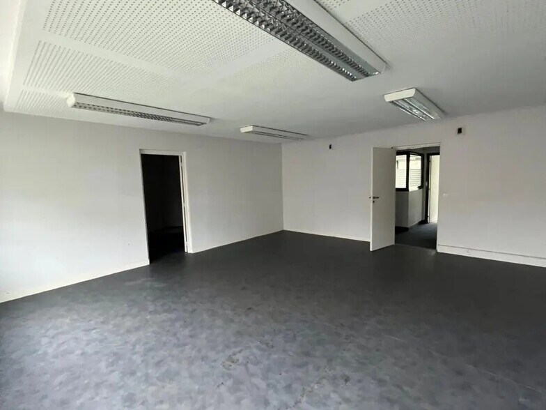 Bureau dans VILLENEUVE-D'ASCQ à louer - Photo de l’immeuble – Image 2 sur 4