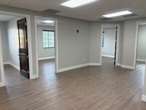 12855 SW 132nd St, Miami, FL à louer Photo intérieure– Image 1 sur 11