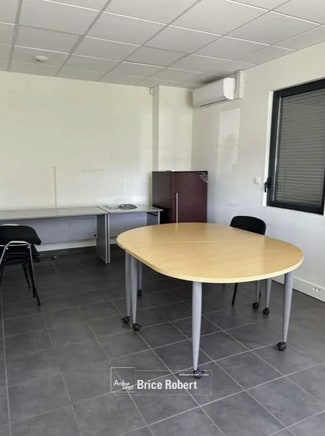 Plus de détails pour 73 Rue Mathieu Dussurgey, Saint-Fons - Local d’activités à vendre