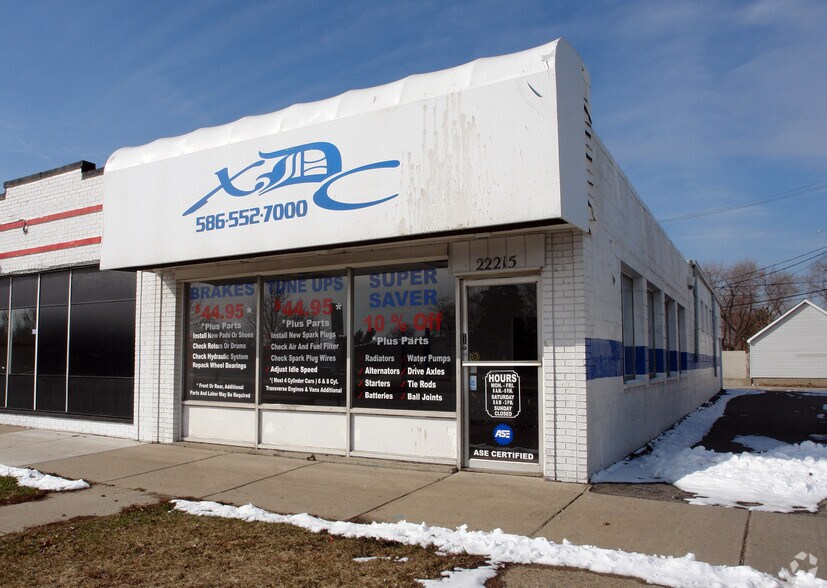 22215 Gratiot Ave, Eastpointe, MI à louer - Photo principale – Image 1 sur 2
