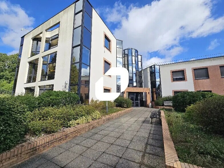 Bureau dans Jouy-en-Josas à louer - Photo de l’immeuble – Image 1 sur 18