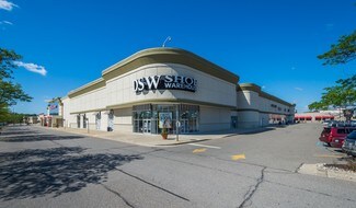 Plus de détails pour 44725-44807 Schoenherr Rd, Sterling Heights, MI - Local commercial à louer