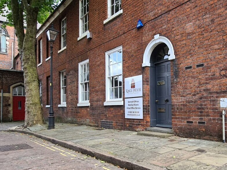 St. Johns Sq, Wolverhampton à louer - Photo de l’immeuble – Image 1 sur 19