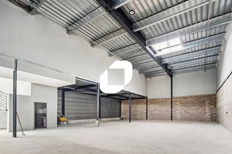 Local d’activités dans Villeneuve-sous-Dammartin à louer - Photo de l’immeuble – Image 3 sur 16