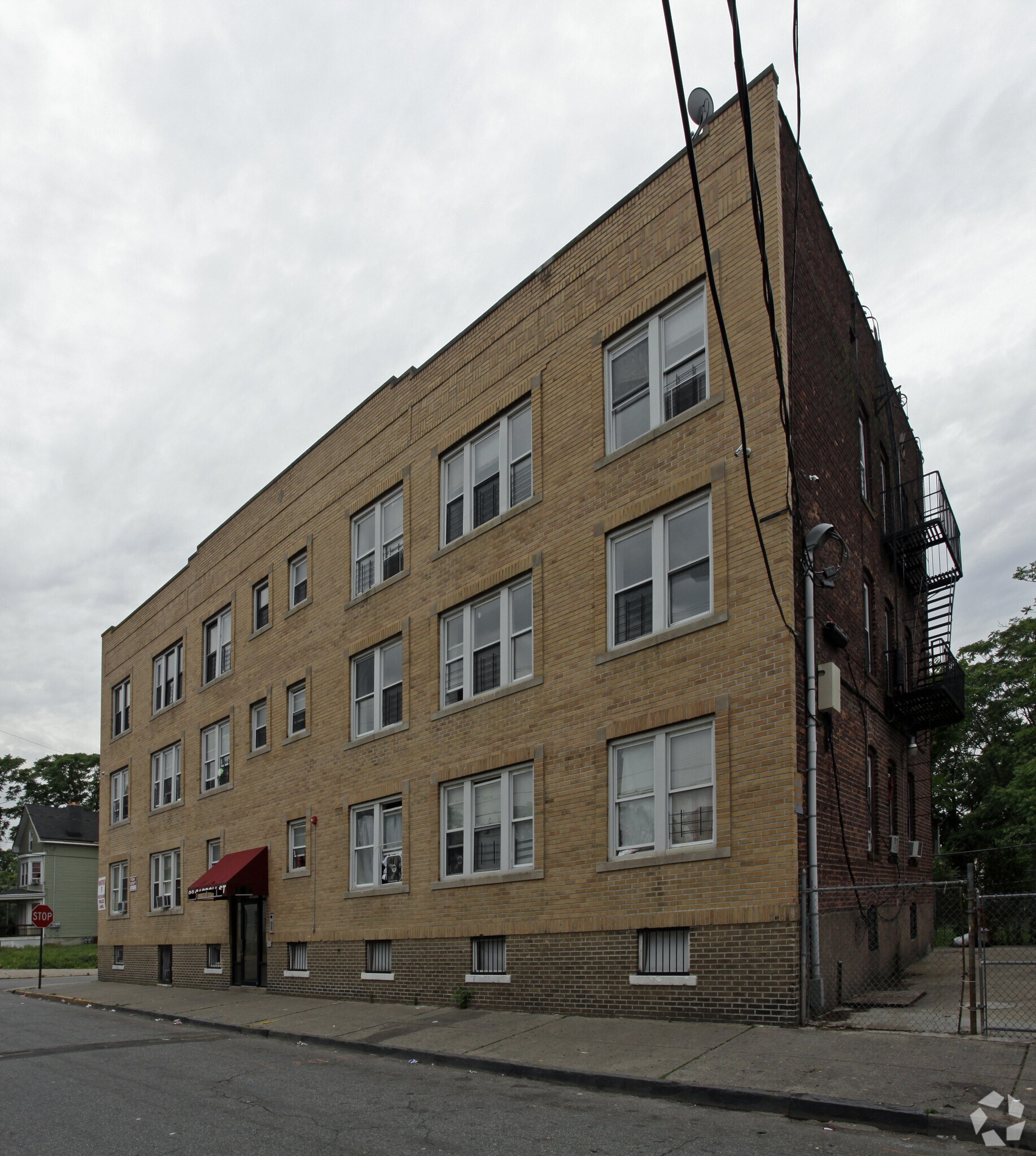 92 Carroll St, Paterson, NJ à vendre Photo principale– Image 1 sur 4