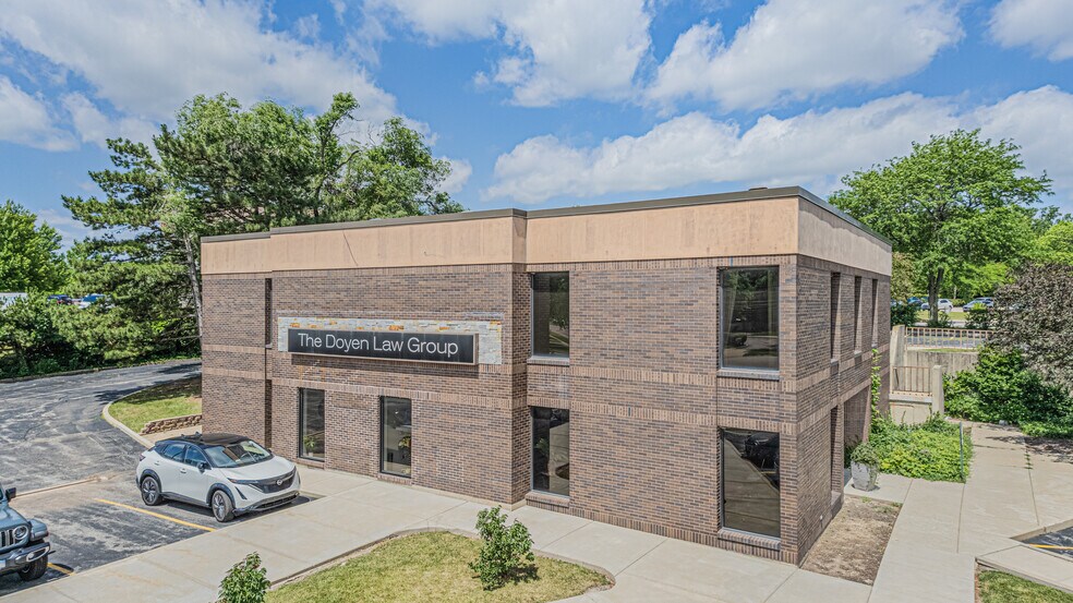 1815 Grandstand, Elgin, IL à vendre - Photo de l’immeuble – Image 1 sur 7