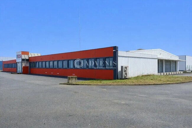 Plus de détails pour Local d'activités à louer