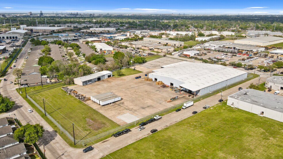 5800 Surrey Square St, Houston, TX à louer - Photo de l’immeuble – Image 2 sur 9