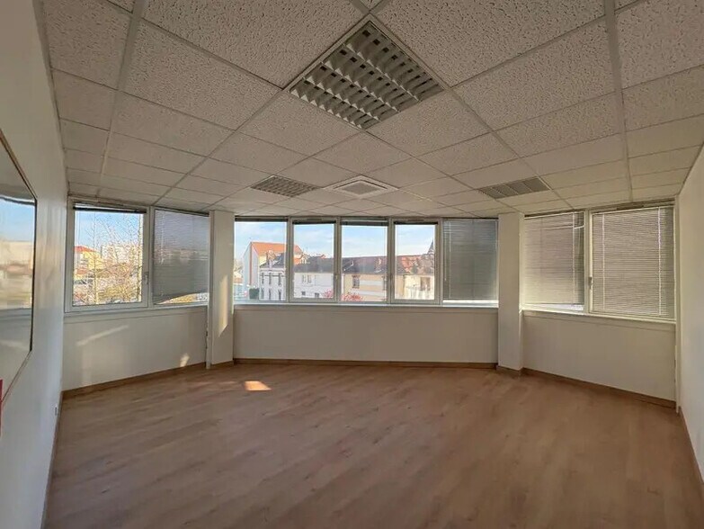 Bureau dans Chalon-sur-Saône à vendre - Photo intérieure – Image 3 sur 9