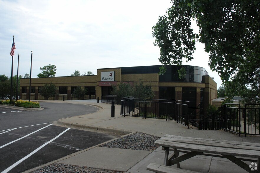 4295 Lexington Ave N, Arden Hills, MN à louer - Photo de l’immeuble – Image 3 sur 8